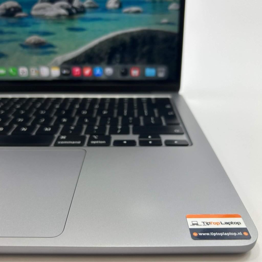Apple MacBook Air 2024 | 13 Inch | M3 | 16GB RAM | 256GB SSD, 256 GB, 9743AL, Qwerty, Tiptoplaptop
