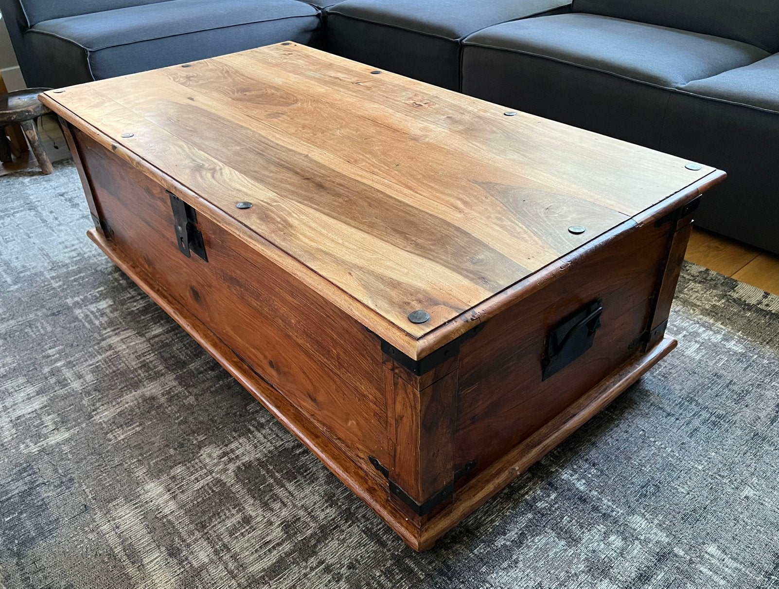 Massief houten dekenkist / salontafel met opbergruimte, Huis en Inrichting, Woonaccessoires | Kisten, Ophalen, Gebruikt, 100 tot 150 cm