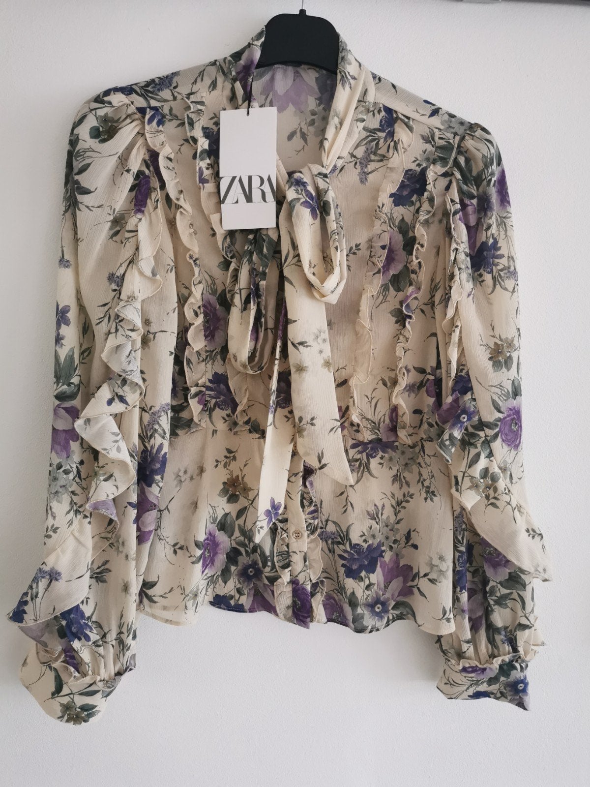 ZARA blouse met volants mt. M, Kleding | Dames, Blouses en Tunieken, Maat 38/40 (M), Zara, Nieuw, Meerkleurig