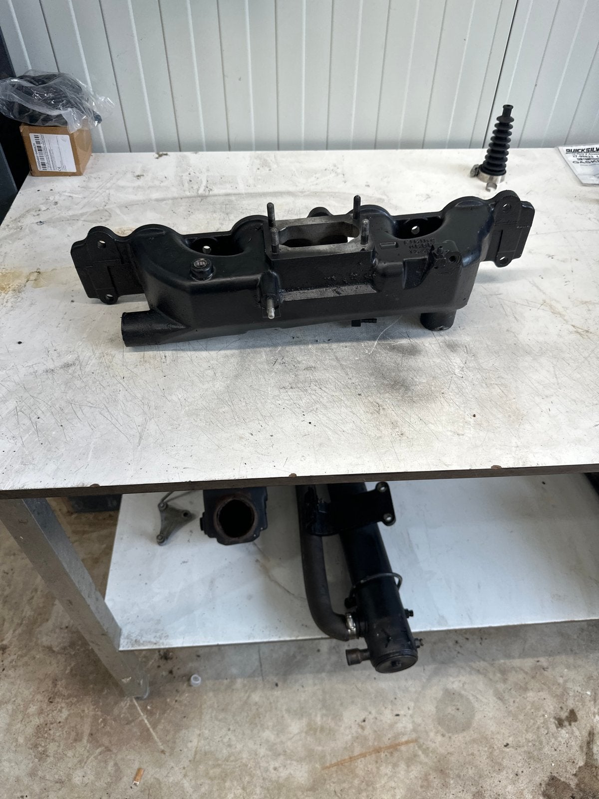 Aluminium Inlaatspruitstuk 3.7L Mercruiser 485 Motor, Ophalen of Verzenden, Gebruikt, Motor en Techniek, Motorboot