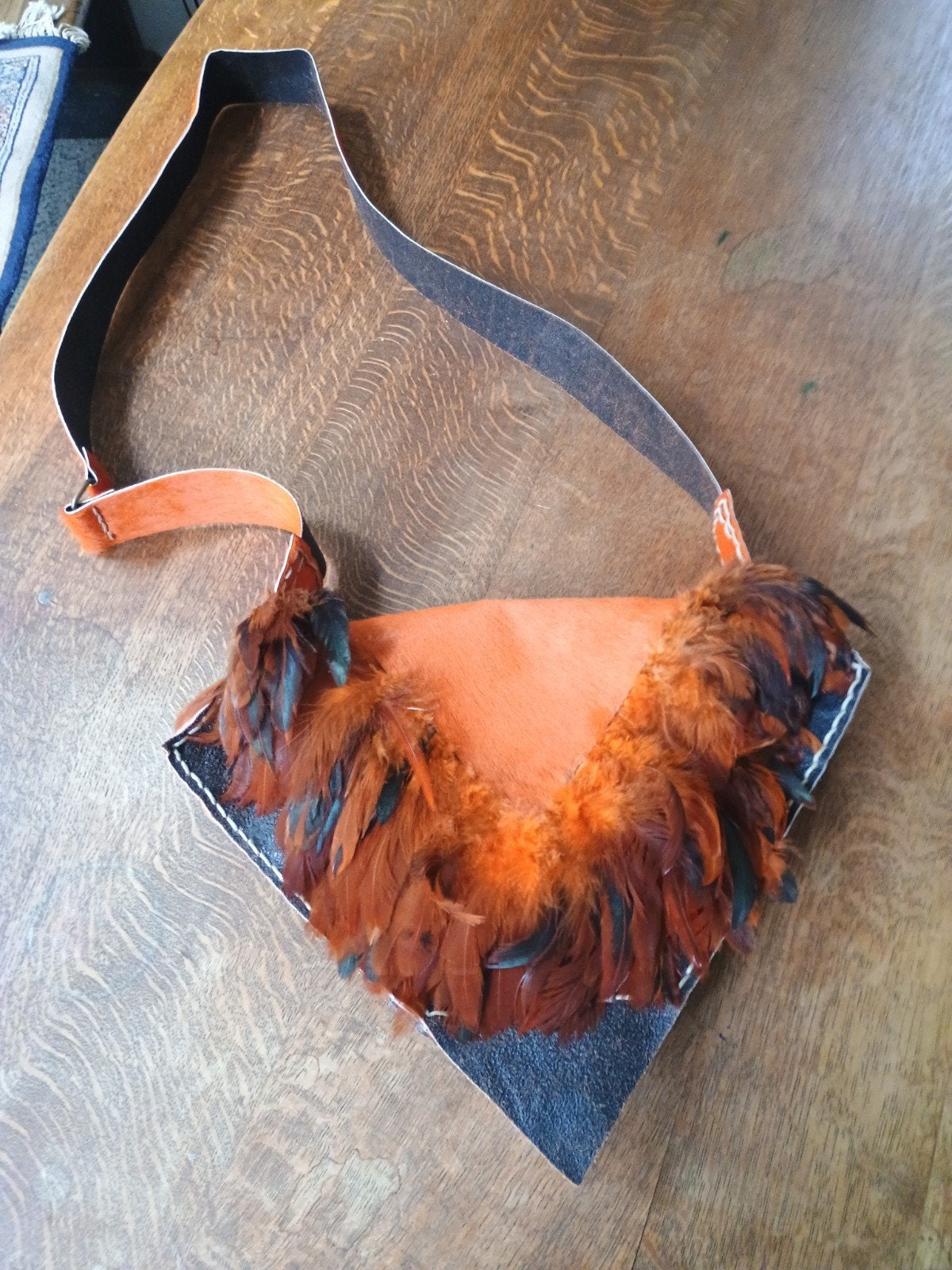 Unieke handtas met veren en leer - Oranje/Zwart, Ophalen of Verzenden, Zo goed als nieuw, Oranje, Handtas