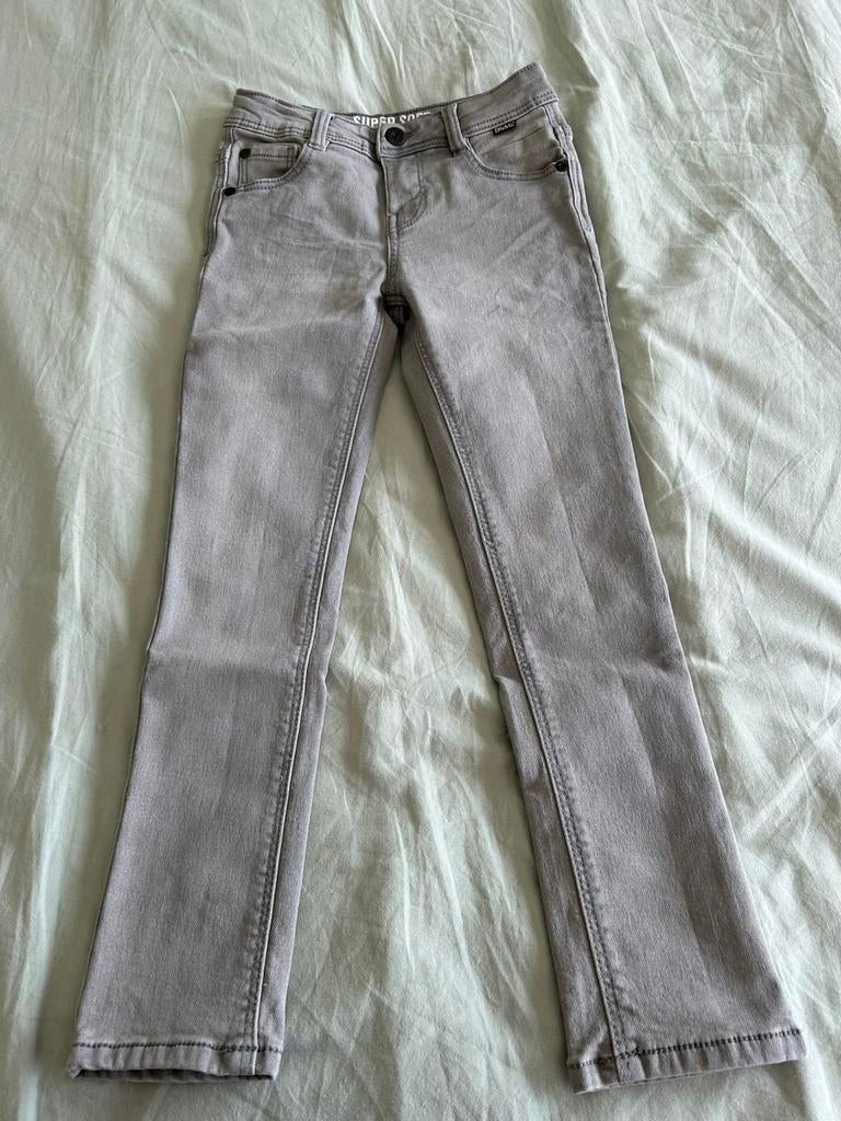 Nieuwe grijze slim fit jeans van Wibra maat 122, Ophalen of Verzenden, Nieuw, Jongen, Broek