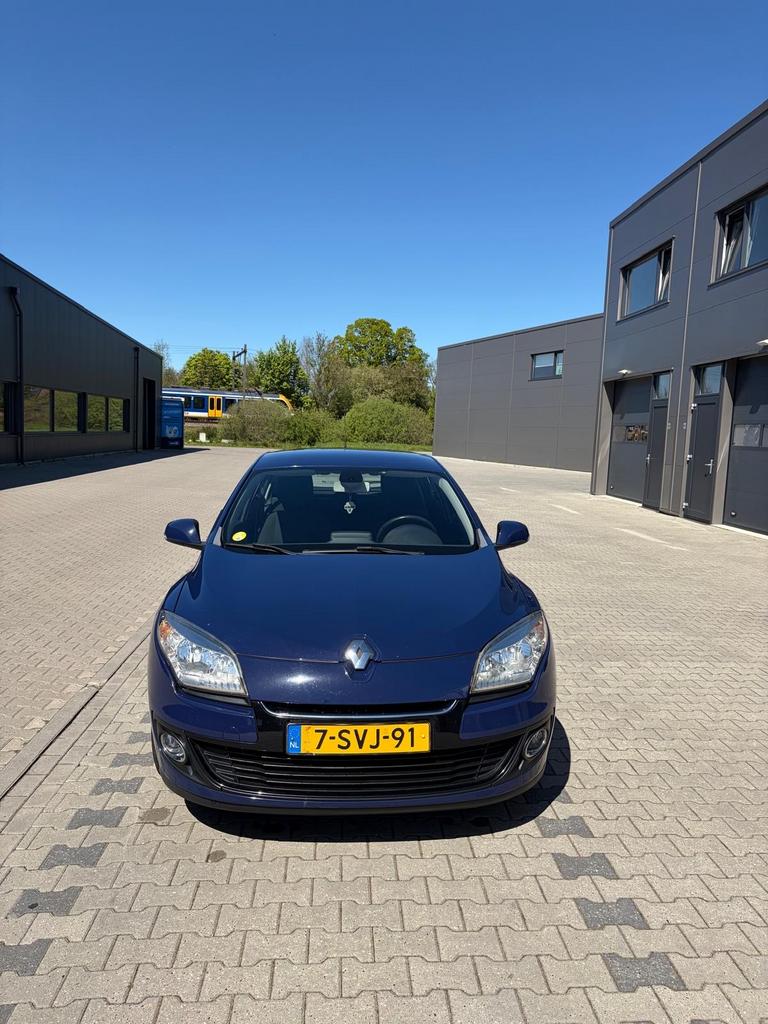 Renault Mégane 1.5 DCI 81KW HB 2013 Blauw, Auto's, Euro 5, 4 cilinders, Blauw, Origineel Nederlands
