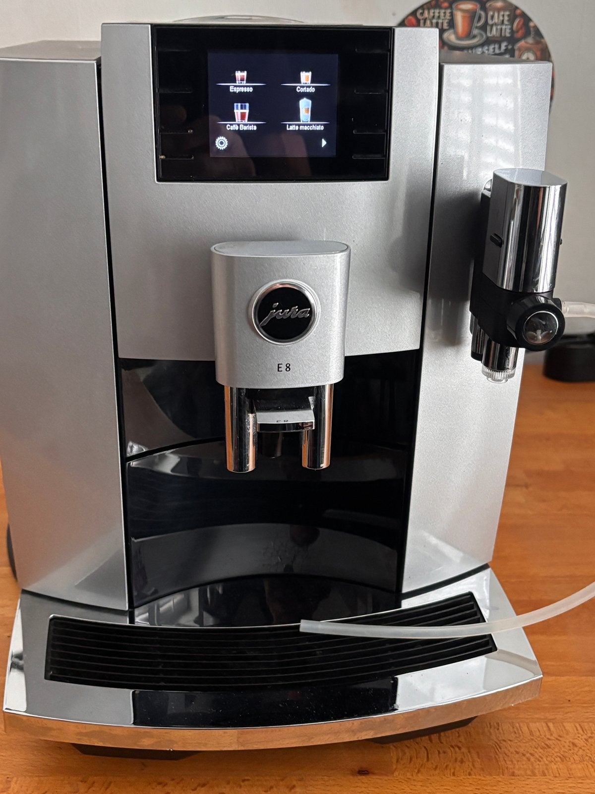 Nette en goed onderhouden jura e8 eb. nieuw model, Witgoed en Apparatuur, Koffiezetapparaten, Ophalen, Zo goed als nieuw, Koffiemachine