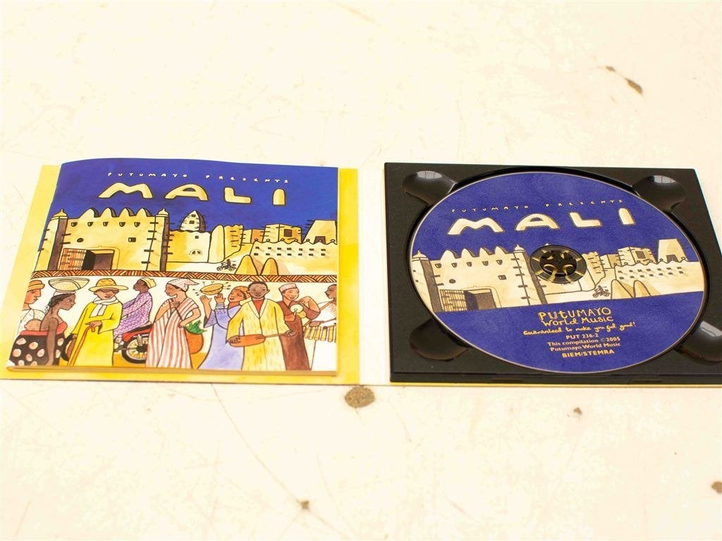 Putumayo presents best of Africa 3 cds 38710, Ophalen of Verzenden, Gebruikt
