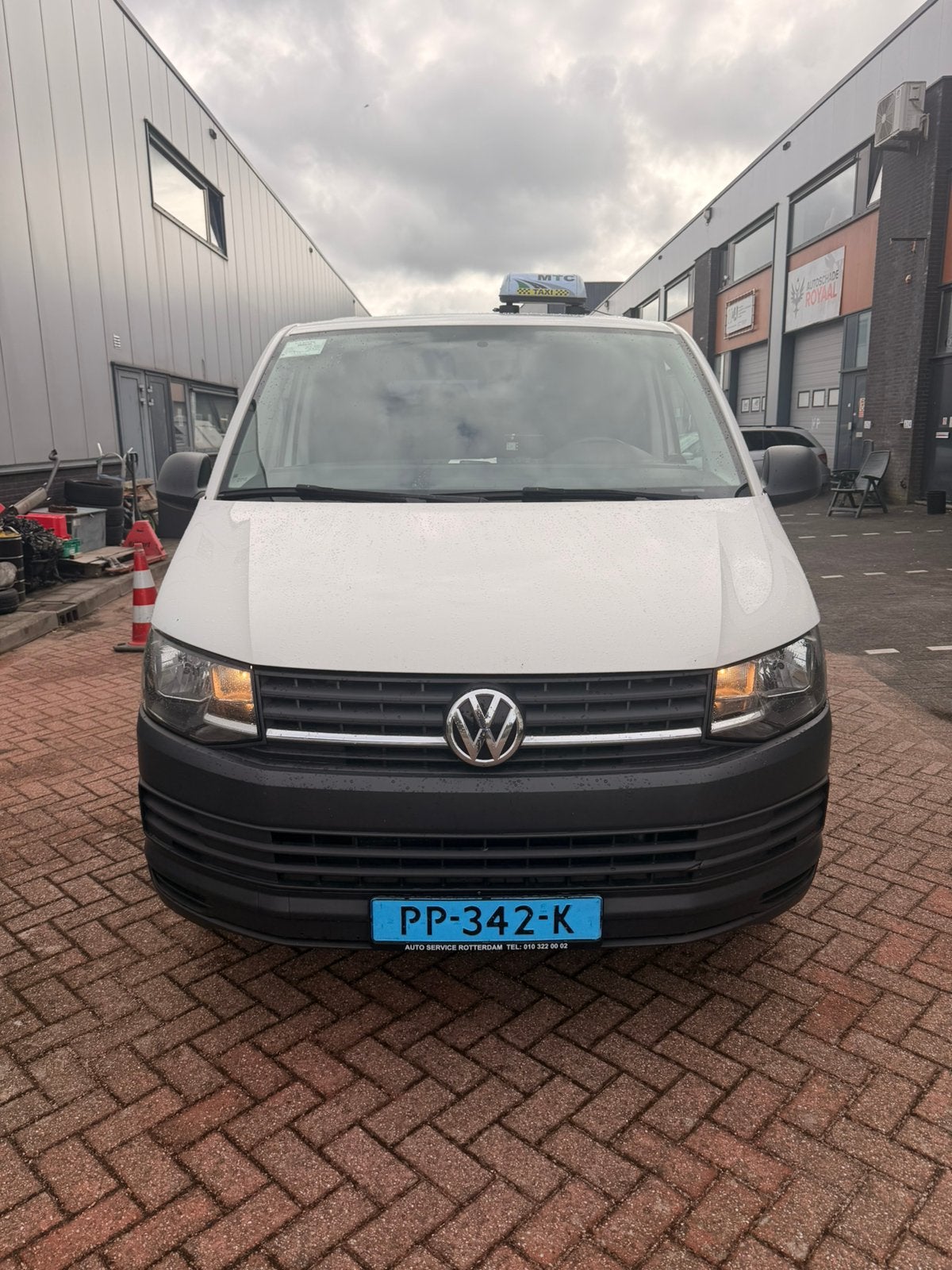 Volkswagen Transporter 2.0 TDI 75KW Kombi L1h1 2017 Wit, Auto's, Volkswagen, Voorwielaandrijving, Euro 6, Wit, Origineel Nederlands