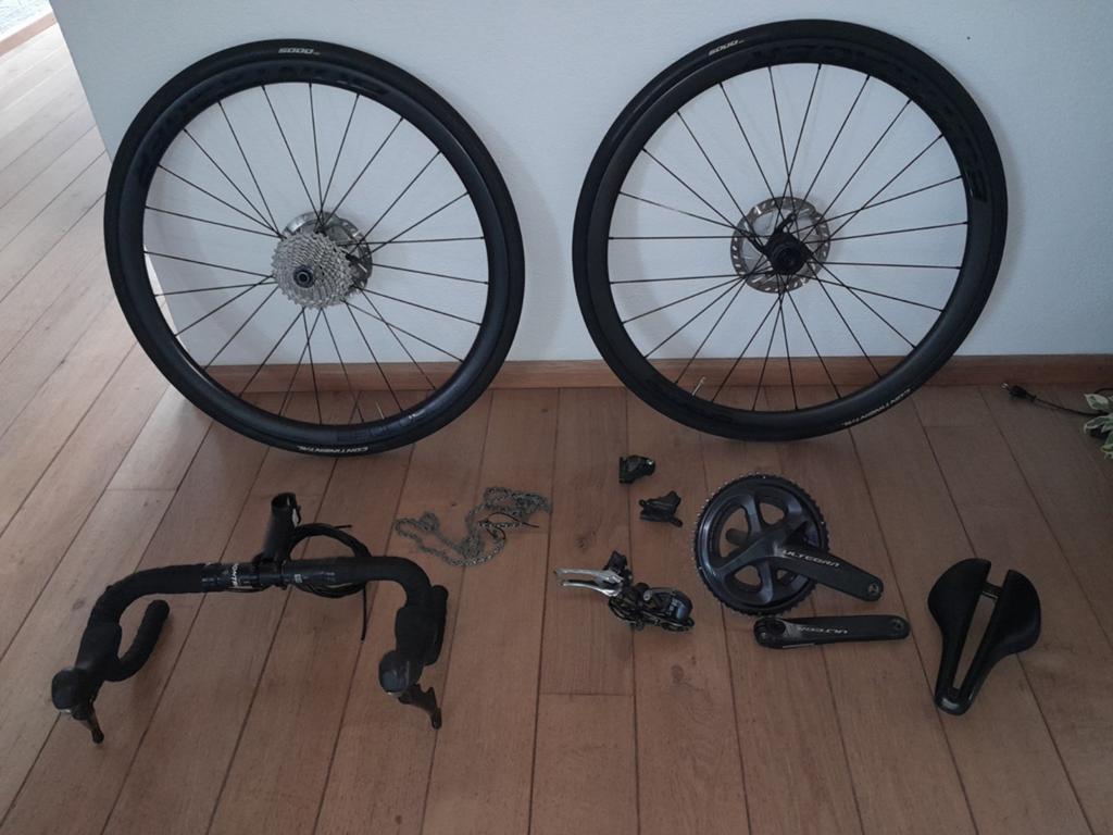 Shimano Ultegra R8000 Groepset en Bontrager Aeolus Wielen, Gebruikt, Shimano, Bontrager, Continental, Aluminium, Racefiets