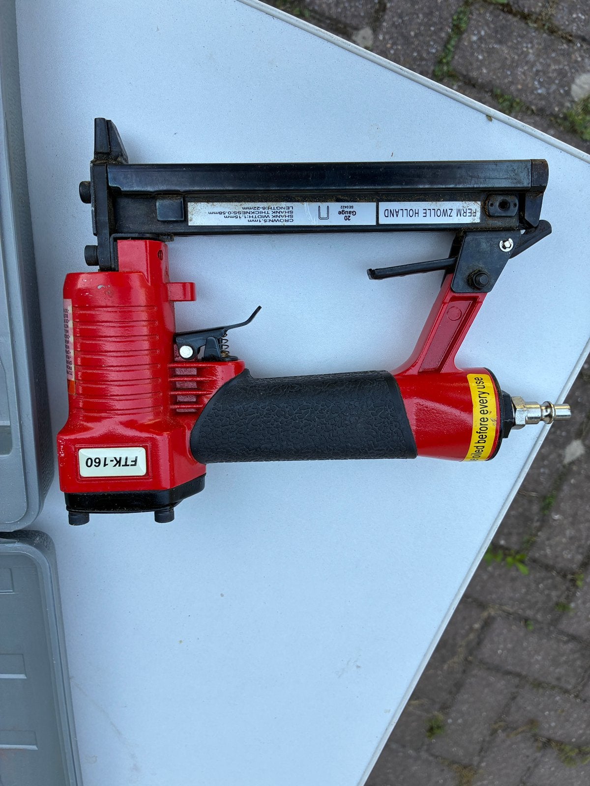 Tacker op lucht, Ophalen, Zo goed als nieuw