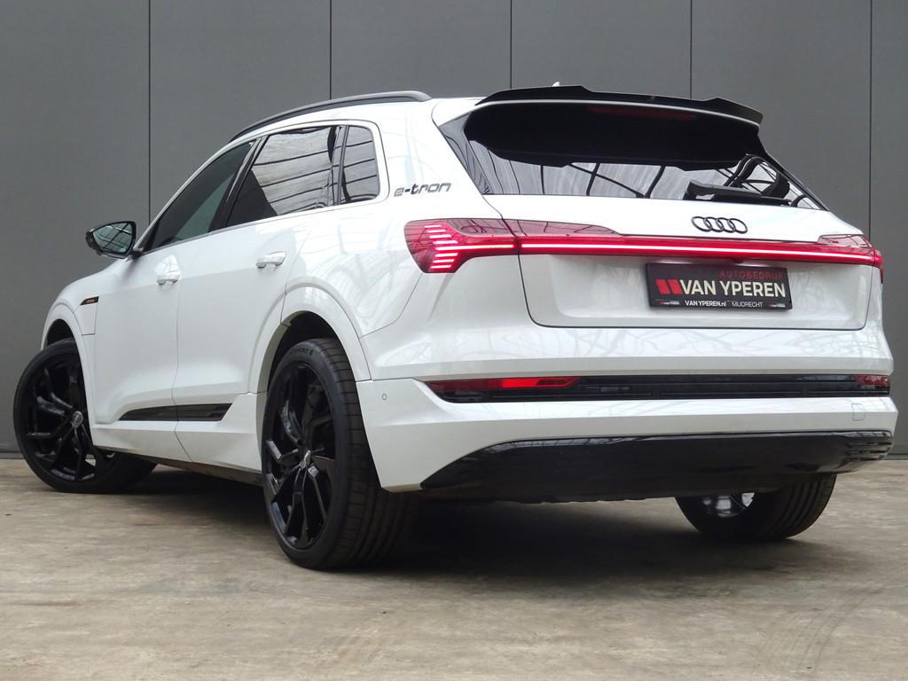 Audi e-tron e-tron 55 quattro advanced 95 kWh * 22 INCH * PA, Automaat, 131 €/maand, Zwart, 95 kWh