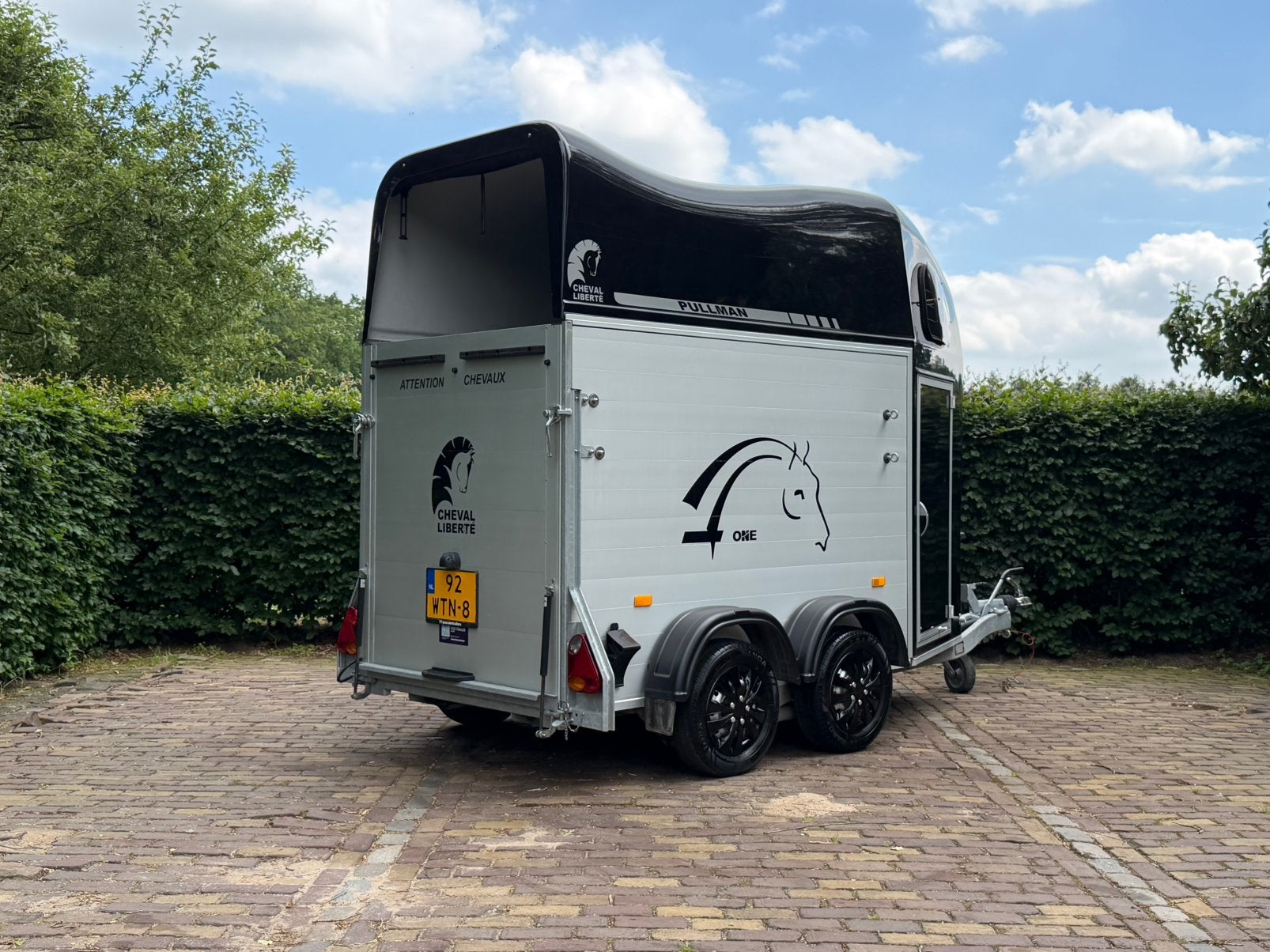 Nieuwstaat 1.5 paards cheval liberte vol alu met zadelkamer, Dieren en Toebehoren, Ophalen, Aluminium, Zo goed als nieuw, Info@ttpaardentrailers.nl