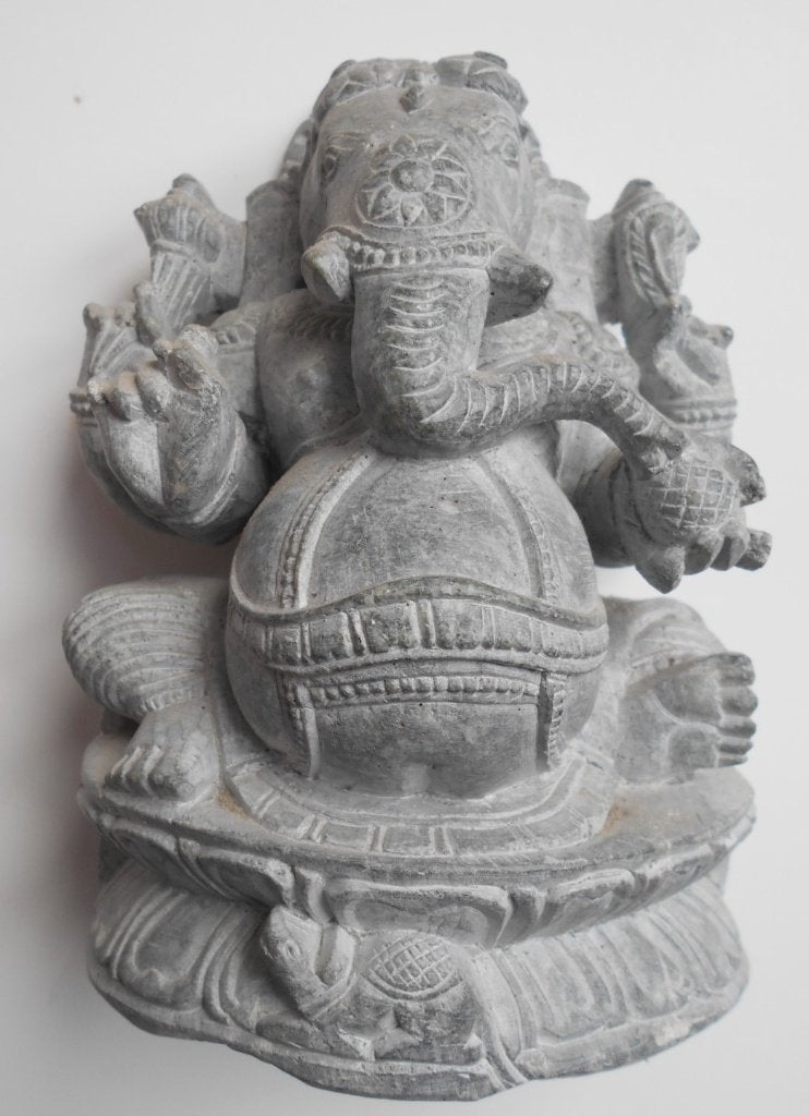 Ganesha, hand carved from Mahabalipuram S. India, Ophalen