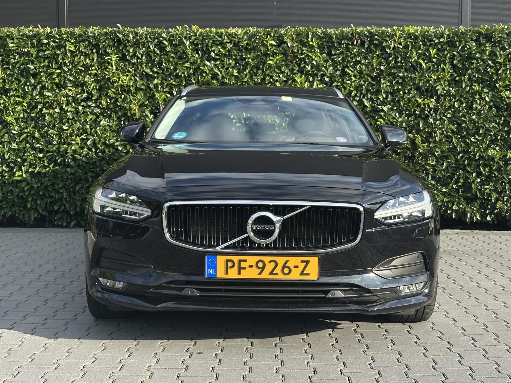 Volvo V90 2.0 T5 MOMENTUM NL AUTO, NAP,NAVI, LEDER, ECC-AIRC, 15 km/l, Euro 6, 1969 cc, Zwart