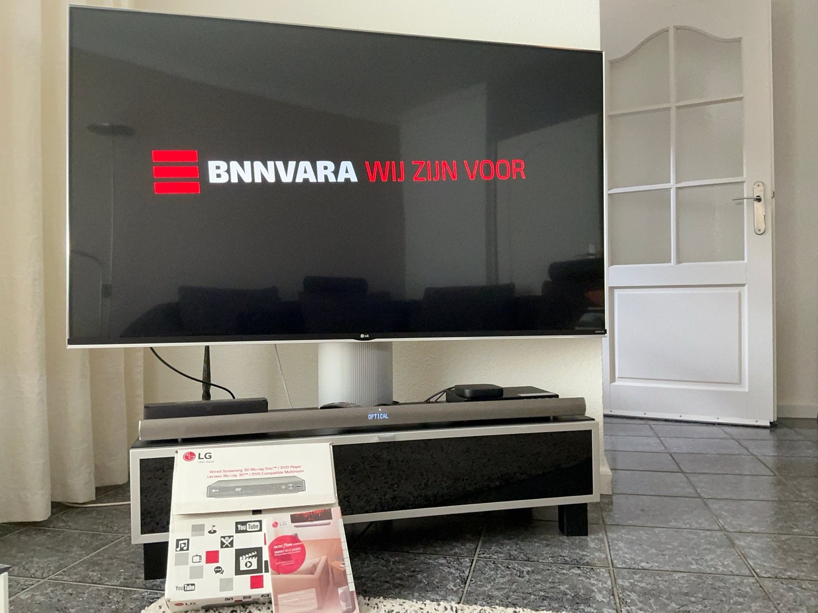 LG 65 inch TV + Blu-ray/DVD Speler met 3D, Wi-Fi soundbar, Ophalen, Zo goed als nieuw, LG