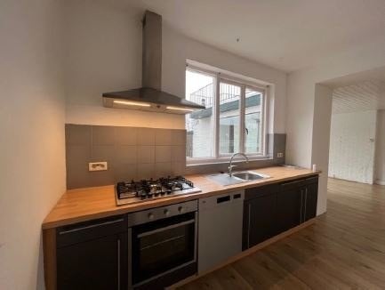 Ruime Bovenwoning te huur Heerlen, Ophalen, Zo goed als nieuw