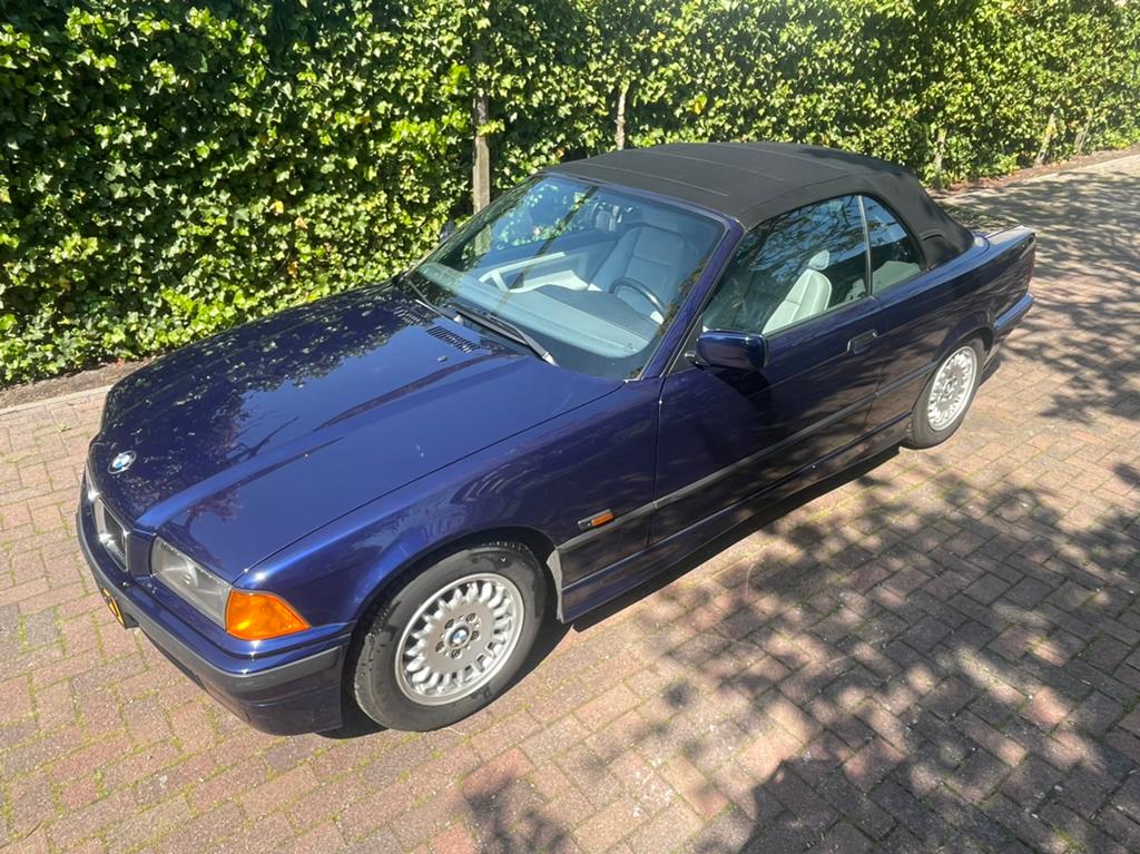 BMW 3-Serie 2.0 I 320 Cabriolet AUT 1995 Blauw 73000 km!!, Automaat, Achterwielaandrijving, 1575 kg, Cabriolet