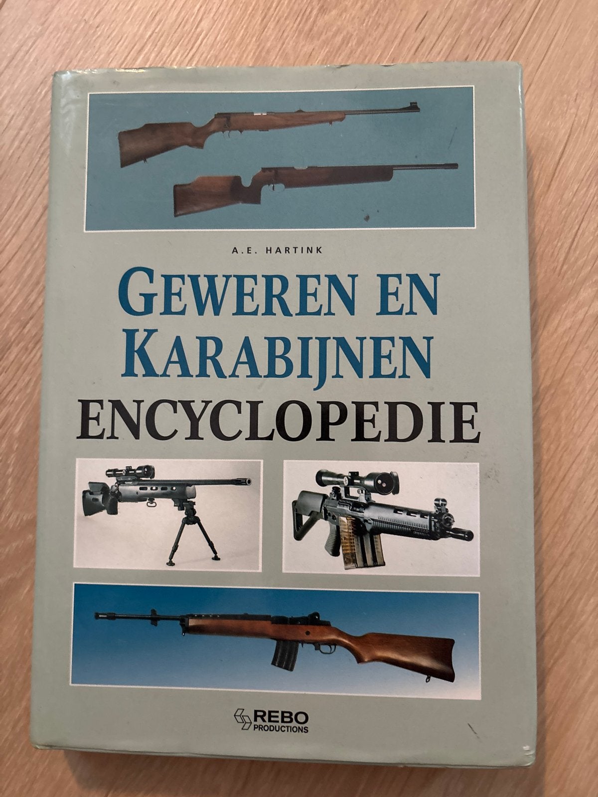 Geweren en Karabijnen Encyclopedie - A.E. Hartink, Ophalen of Verzenden, Gelezen, Overige onderwerpen, Los deel