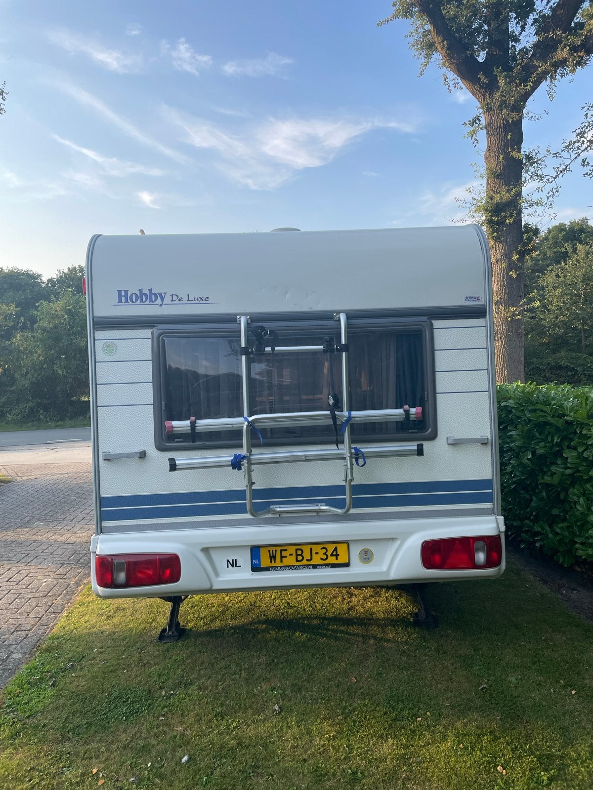 Hobby De Luxe 400 KB met stapelbed, Caravans en Kamperen, Caravans, Standaardzit, Hobby, 750 - 1000 kg, Particulier