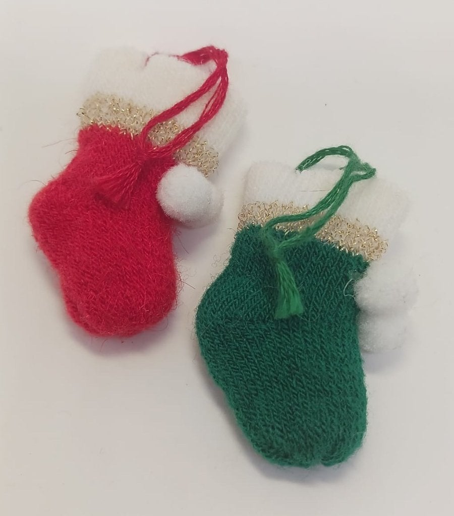 Gebreide mini Kerstsokjes Kerstboomhangers rood en groen, Ophalen of Verzenden, Zo goed als nieuw