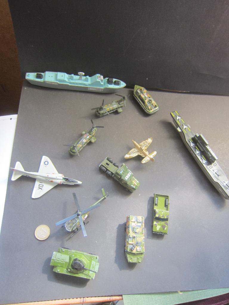 treinbaan miniaturen helicopters tanks vliegtuigen hovercraf, Overige merken, Gelijkstroom of Wisselstroom, Overige typen, Ophalen of Verzenden