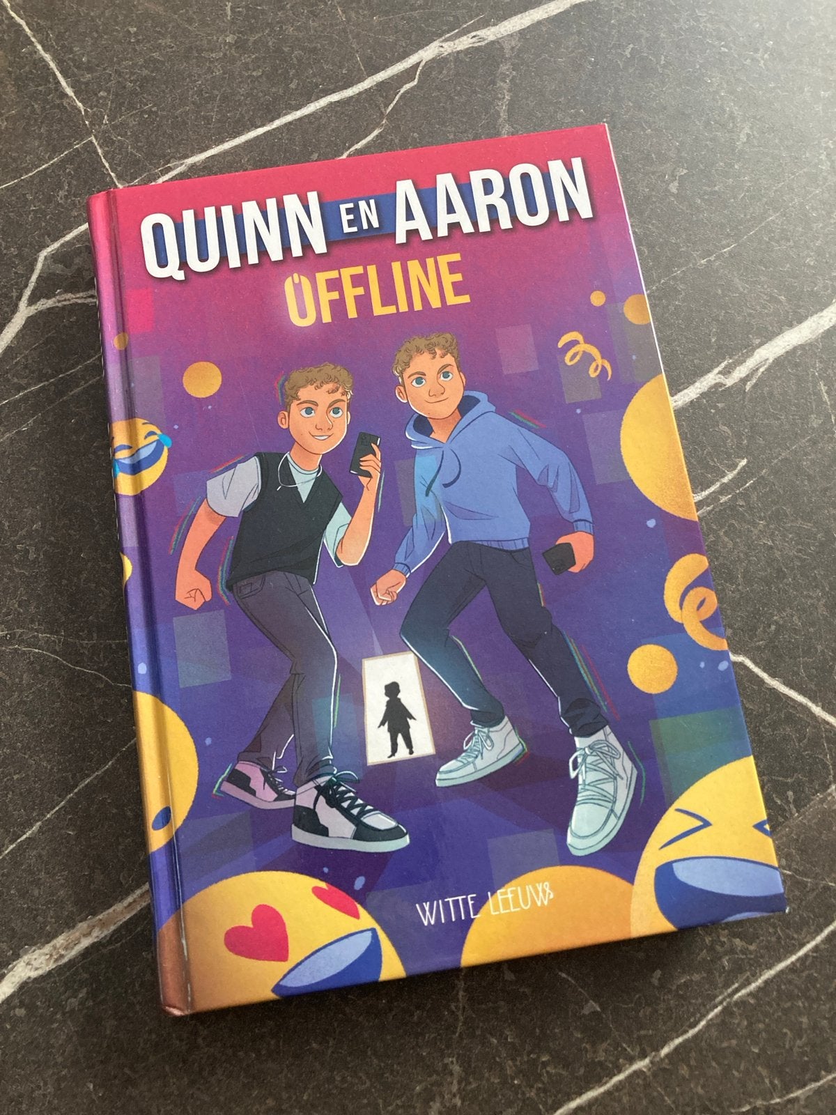 Quinn en Aaron Offline - Jeugdboek, Ophalen, Zo goed als nieuw, Fictie