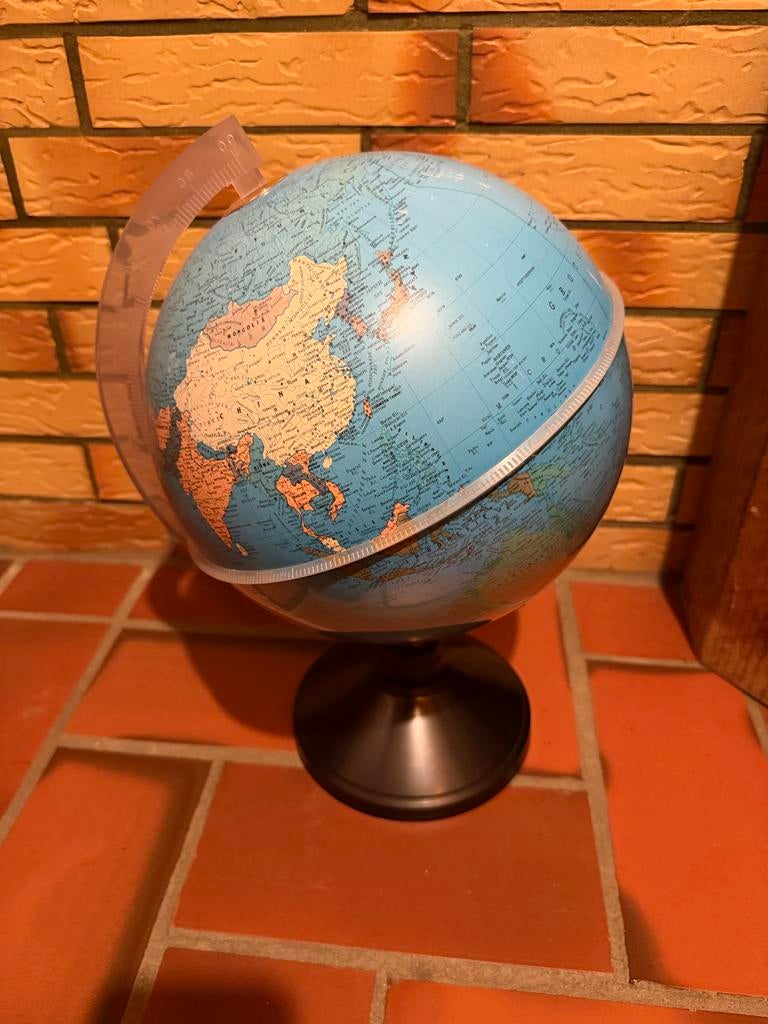 Wereldbol met plastic, Ophalen of Verzenden, Gebruikt