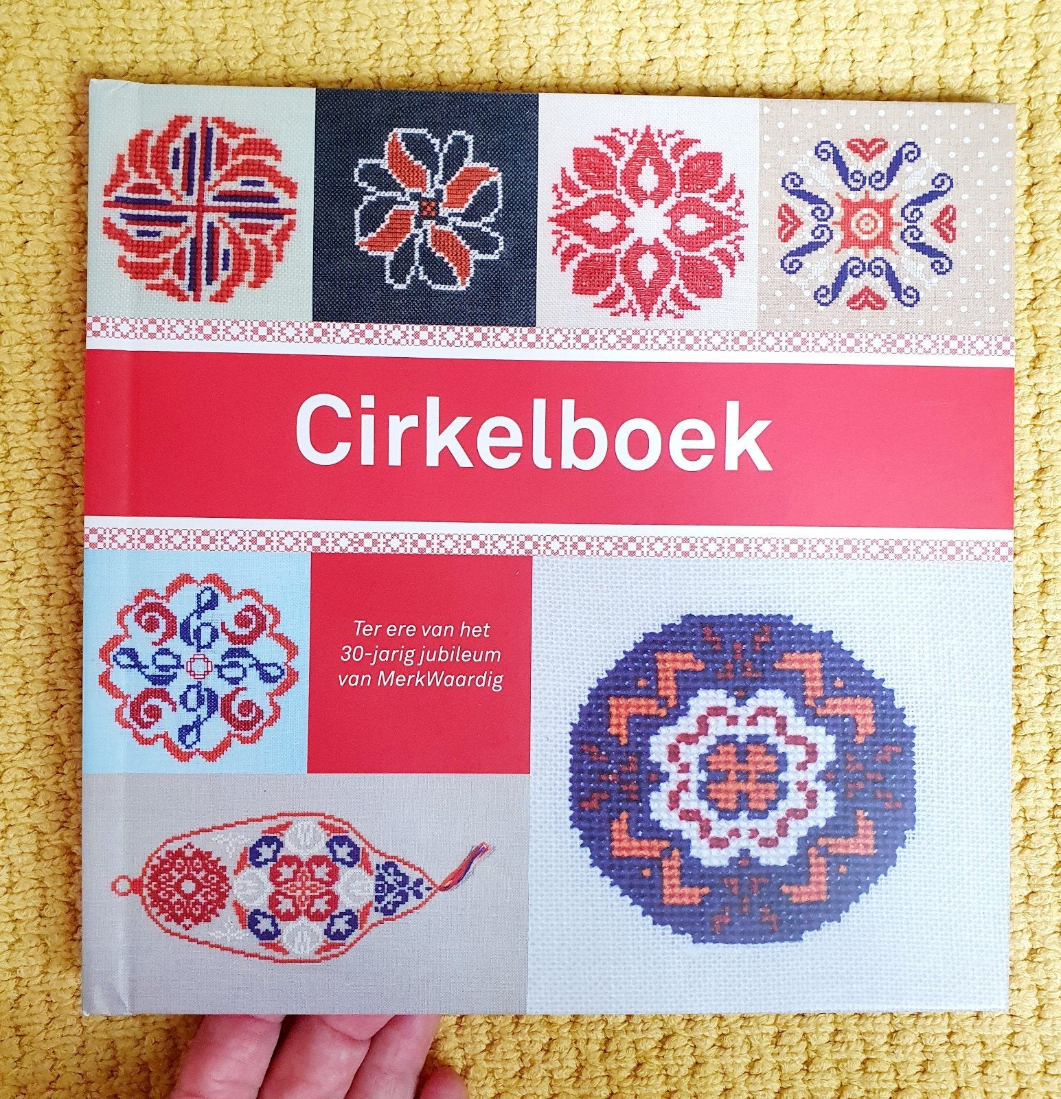 het cirkelboek merkwaardig merklappen borduren 2018, Verzenden, Zo goed als nieuw, Patroon
