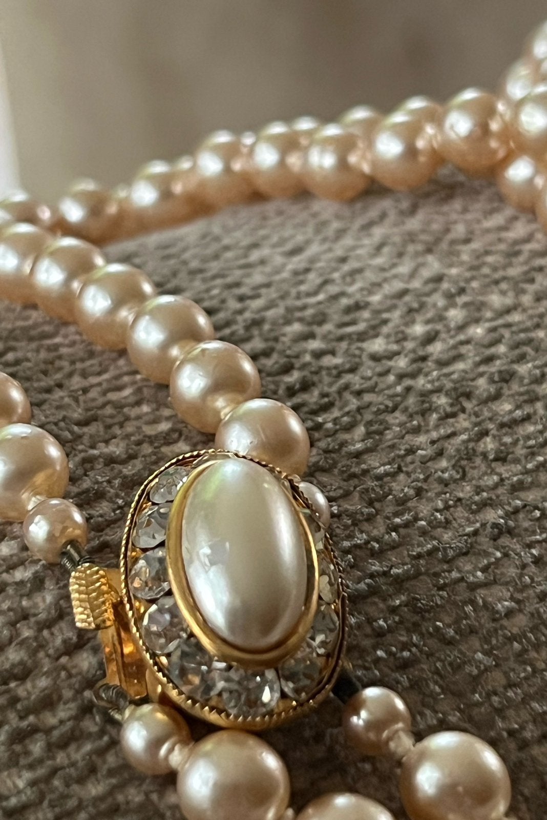 Vintage champagne handgekn.parels met mooi strass slot., Overige materialen, Gebruikt, Overige kleuren, Verzenden
