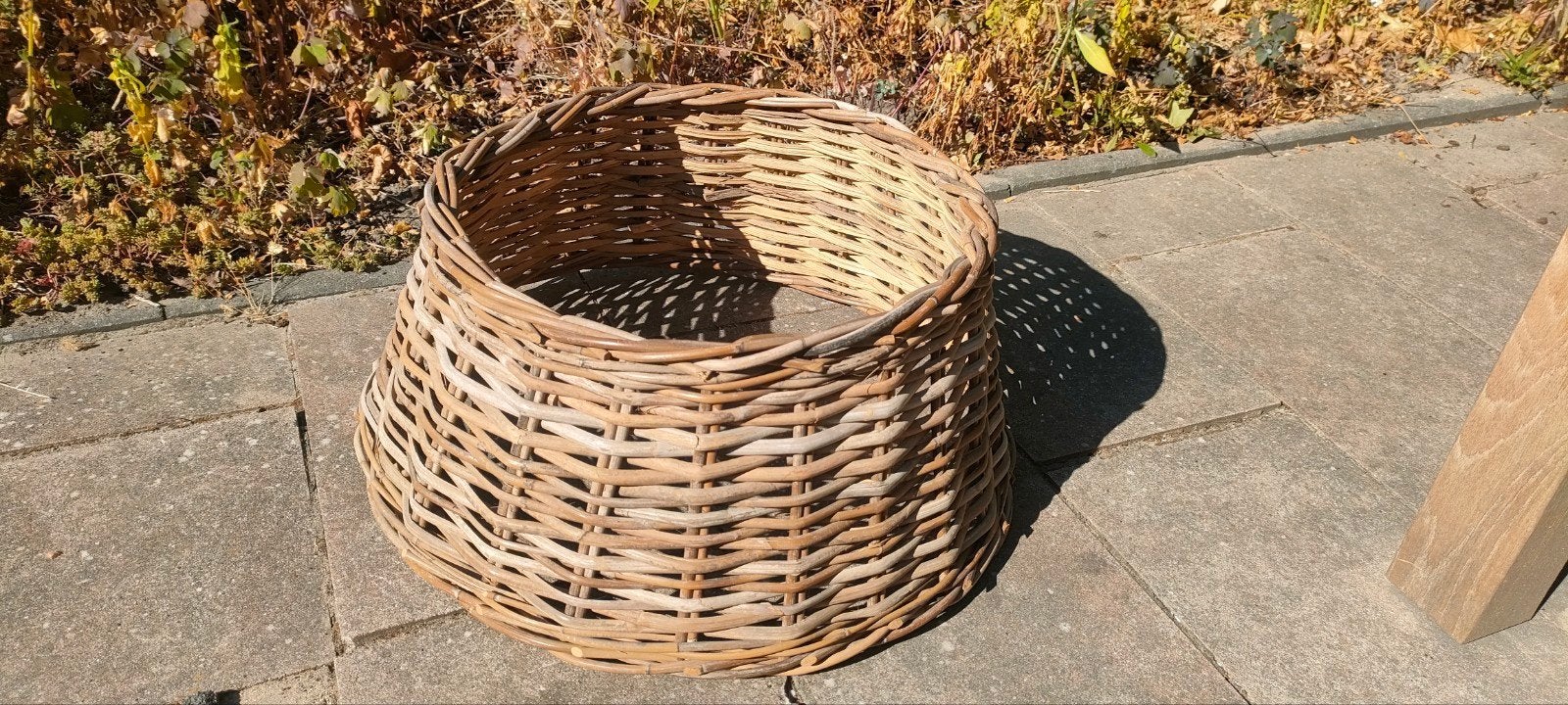 rieten mand (vaak onder de kerstboom), Huis en Inrichting, Ophalen, Gebruikt, Mand, Rond