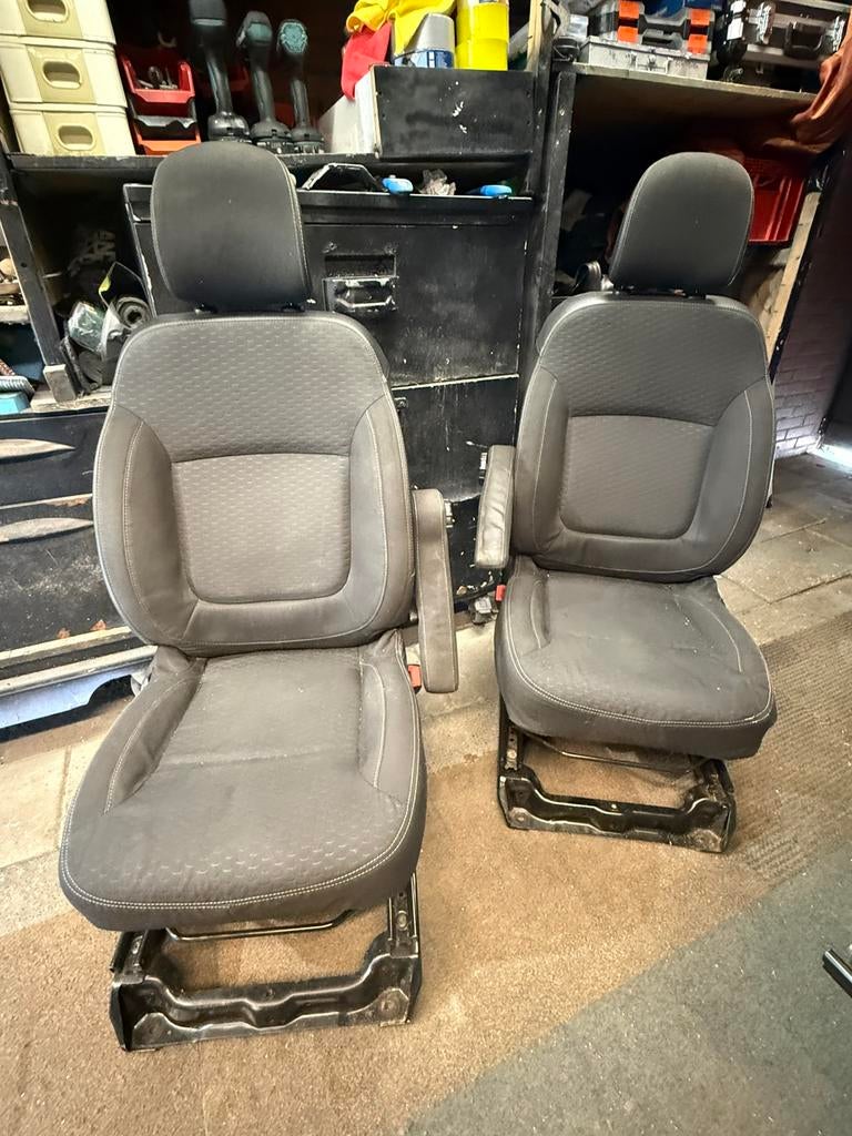 Bestuurder&bijrijdersstoel voor trafic/talento/nissan nv300, Ophalen, Gebruikt, Nissan