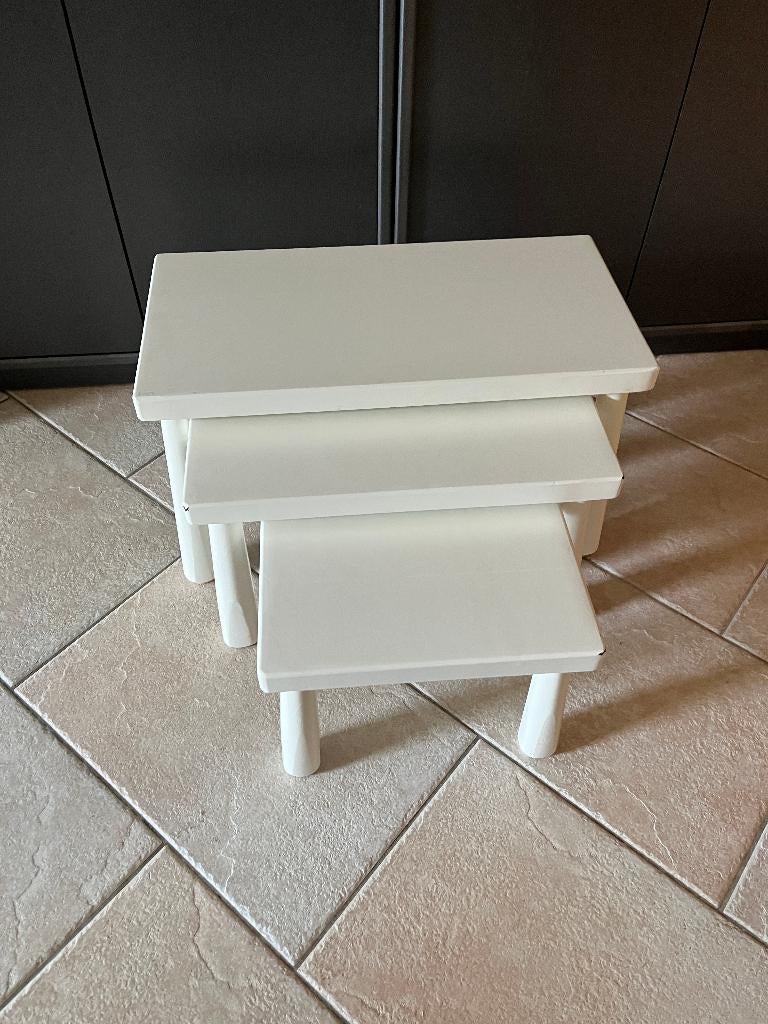 Wit gespoten eiken miniset , bijzet tafeltjes ., Huis en Inrichting, Tafels | Bijzettafels, Ophalen, Minder dan 45 cm, Minder dan 55 cm