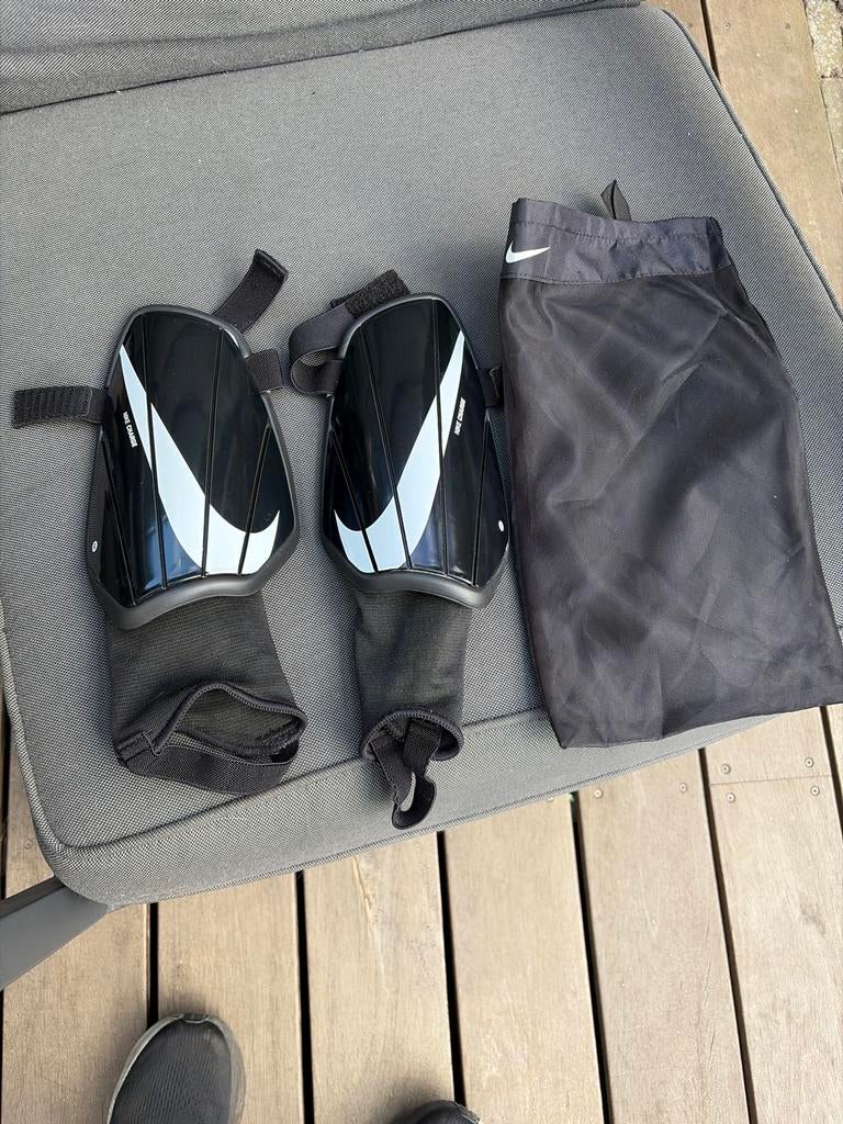 Nike Charge scheenbeschermers maat l, Maat L, Ophalen of Verzenden, Zo goed als nieuw, Overige typen