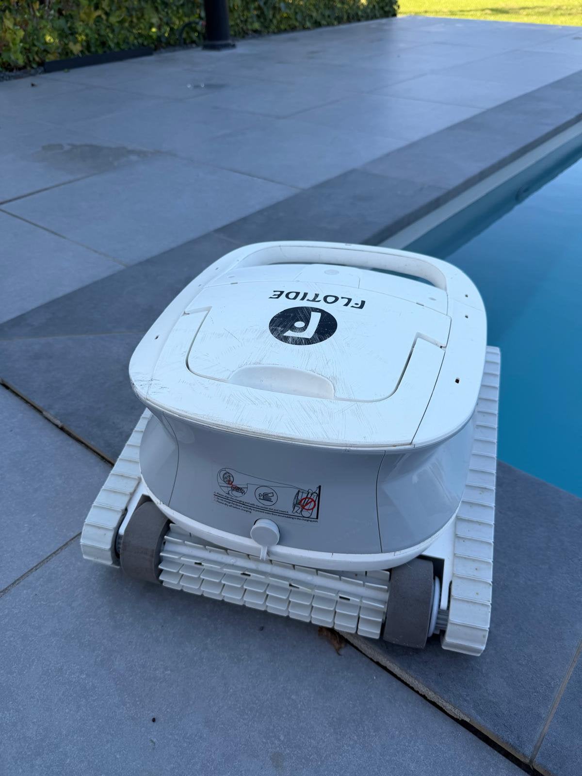 Flotide XR3 Draadloze Zwembadrobot – 2 seizoenen gebruikt!