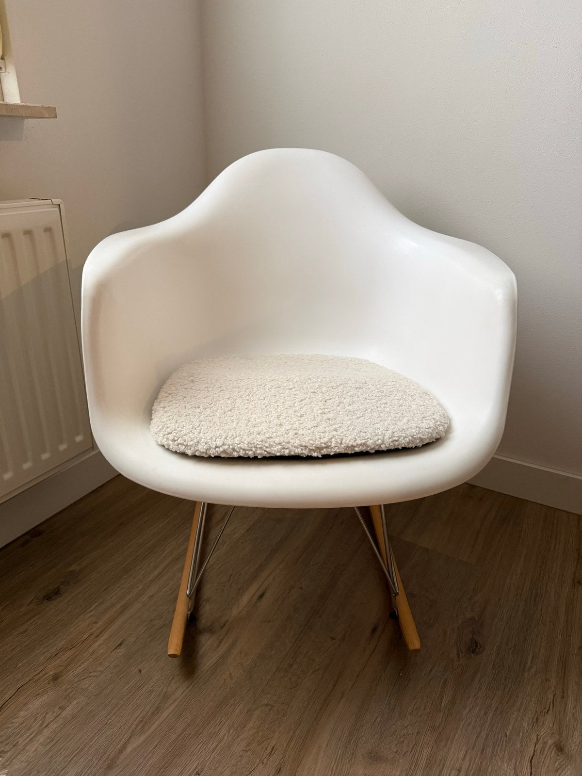 Witte schommelstoel met teddy kussen, Ophalen, Kunststof, Gebruikt, Wit