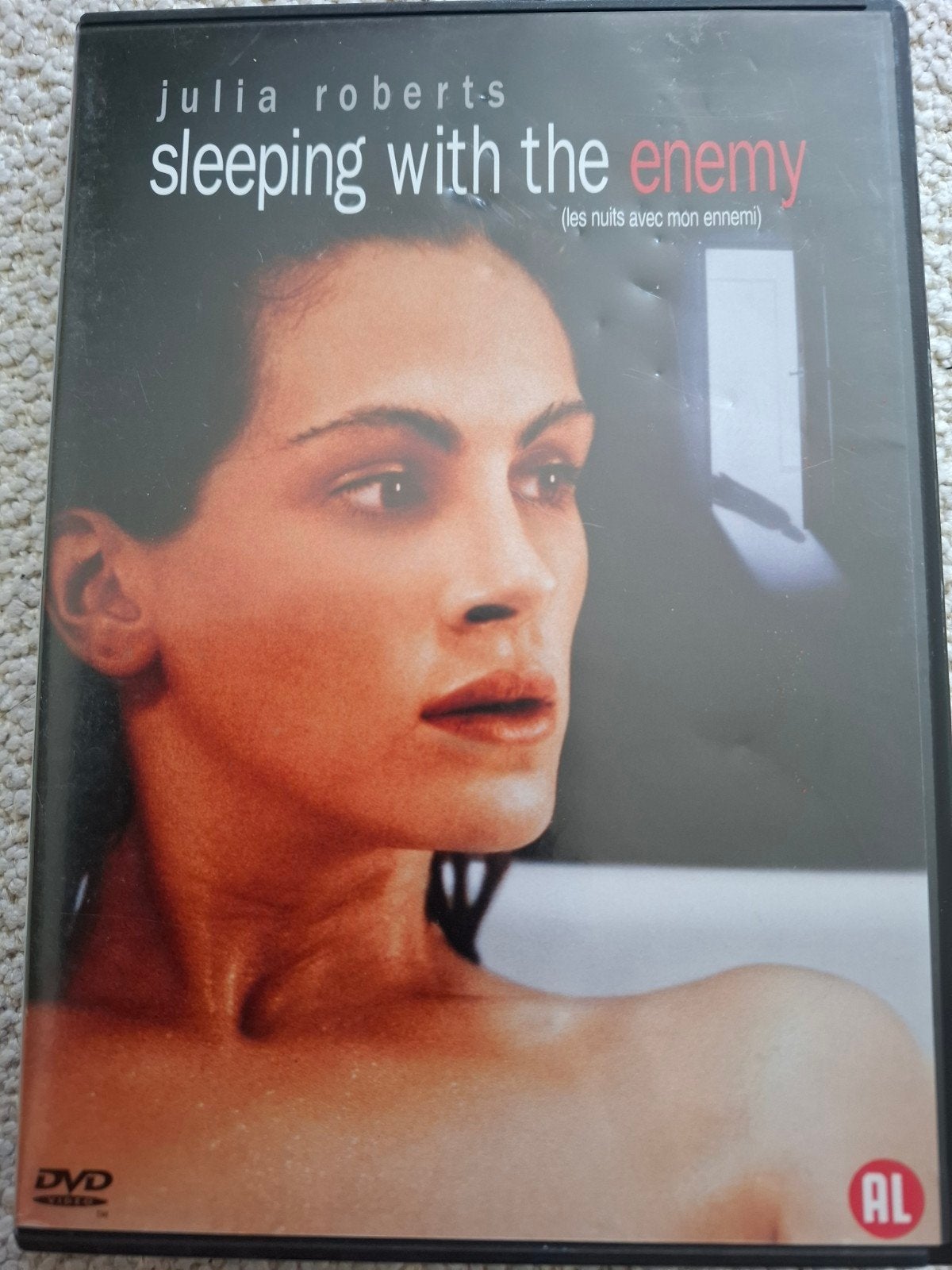 Sleeping with the enemy, Alle leeftijden, Ophalen of Verzenden, Zo goed als nieuw