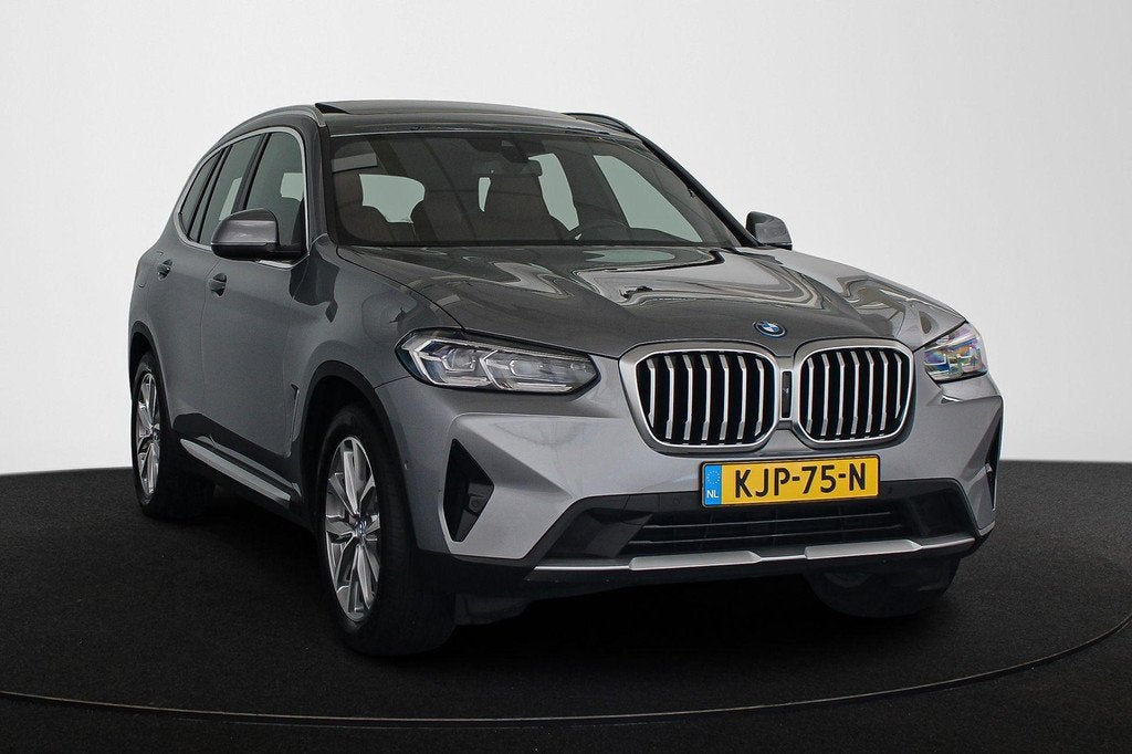 BMW X3 xDrive30e Panoramadak Merino Leder Apple CarPlay Acht, 1998 cc, Gebruikt, 4 cilinders, 2000 kg