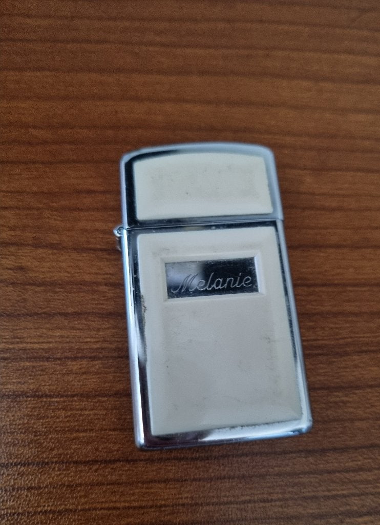 Vintage Zippo ULTRALITE WHITE benzine aansteker, Verzenden, Gebruikt, Aansteker