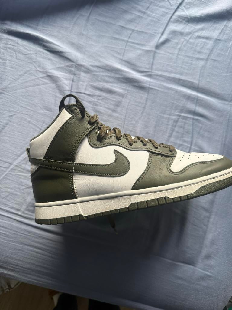 Nike Dunk High Cargo Khaki - Maat 42.5, Ophalen of Verzenden, Zo goed als nieuw, Overige kleuren, Sneakers of Gympen