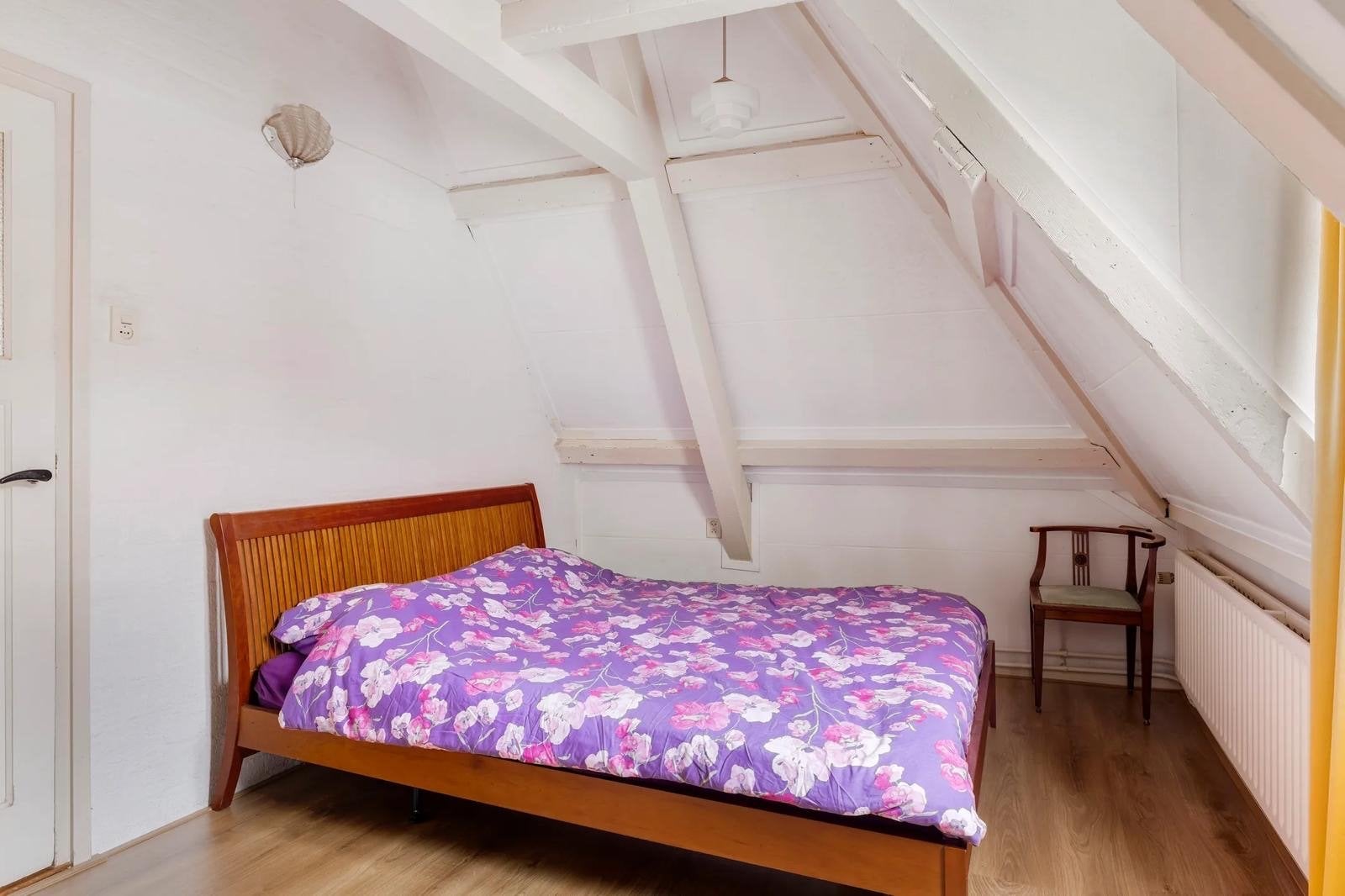 Donker houten bed 160x200 cm met 2 Auping spiralen, Huis en Inrichting, Slaapkamer | Bedden, Ophalen, Gebruikt, Bruin, Tweepersoons