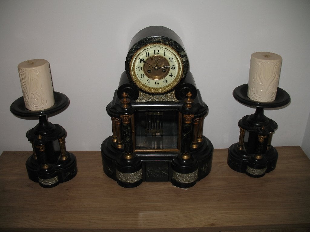 Antieke marmeren pendule met kandelaars   blikvanger, Antiek en Kunst, Antiek | Klokken, Ophalen
