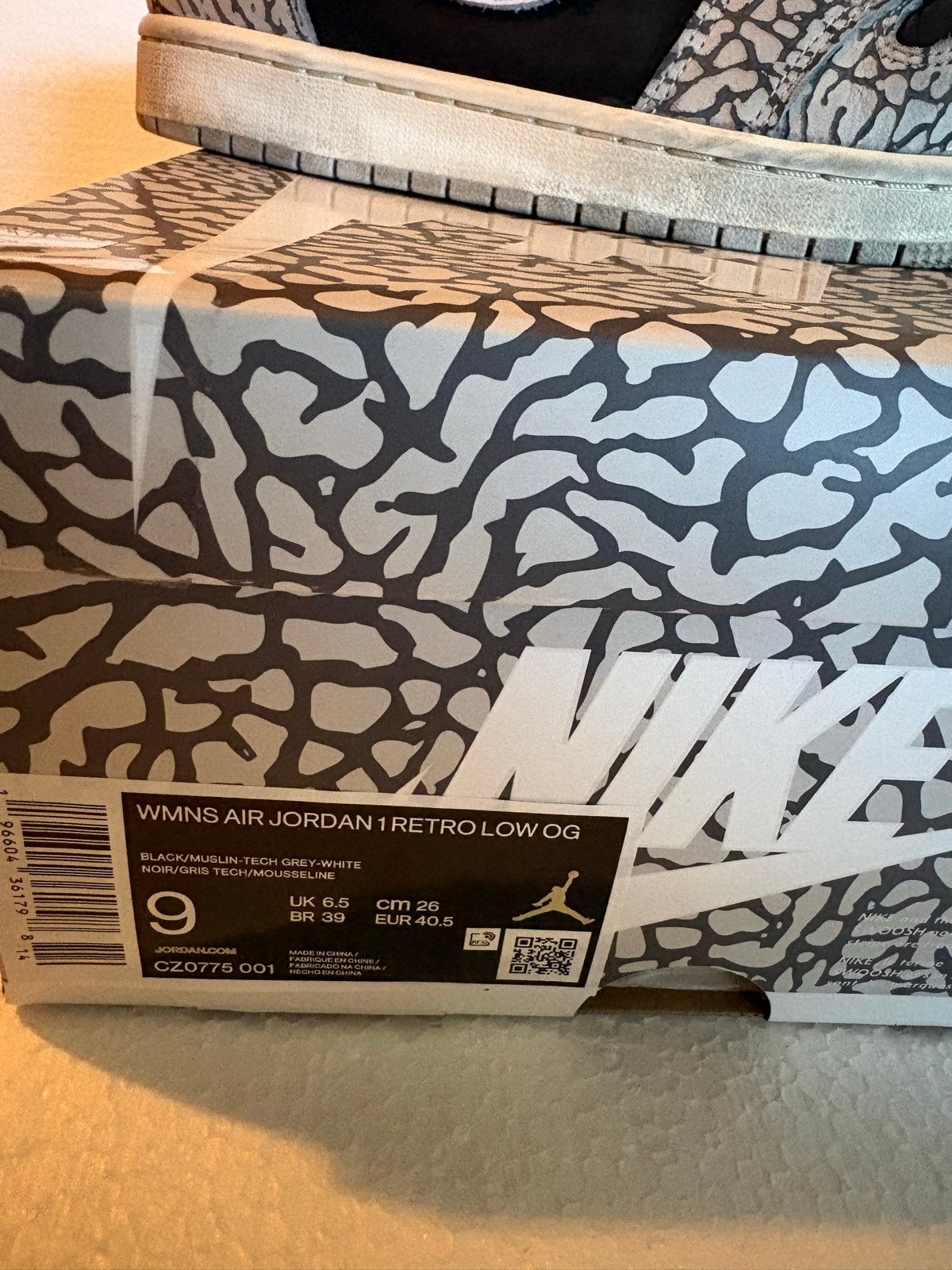 Nike Air Jordan 1 Retro Low OG Elephant Print, Zwart, Ophalen of Verzenden, Sneakers of Gympen, Gedragen