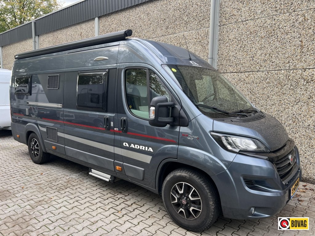 Adria Twin 640 SLX, Caravans en Kamperen, Caravans, Bedrijf, tot en met 2, 2000 kg en meer, Treinzit, Adria, 2 aparte bedden, Overige typen