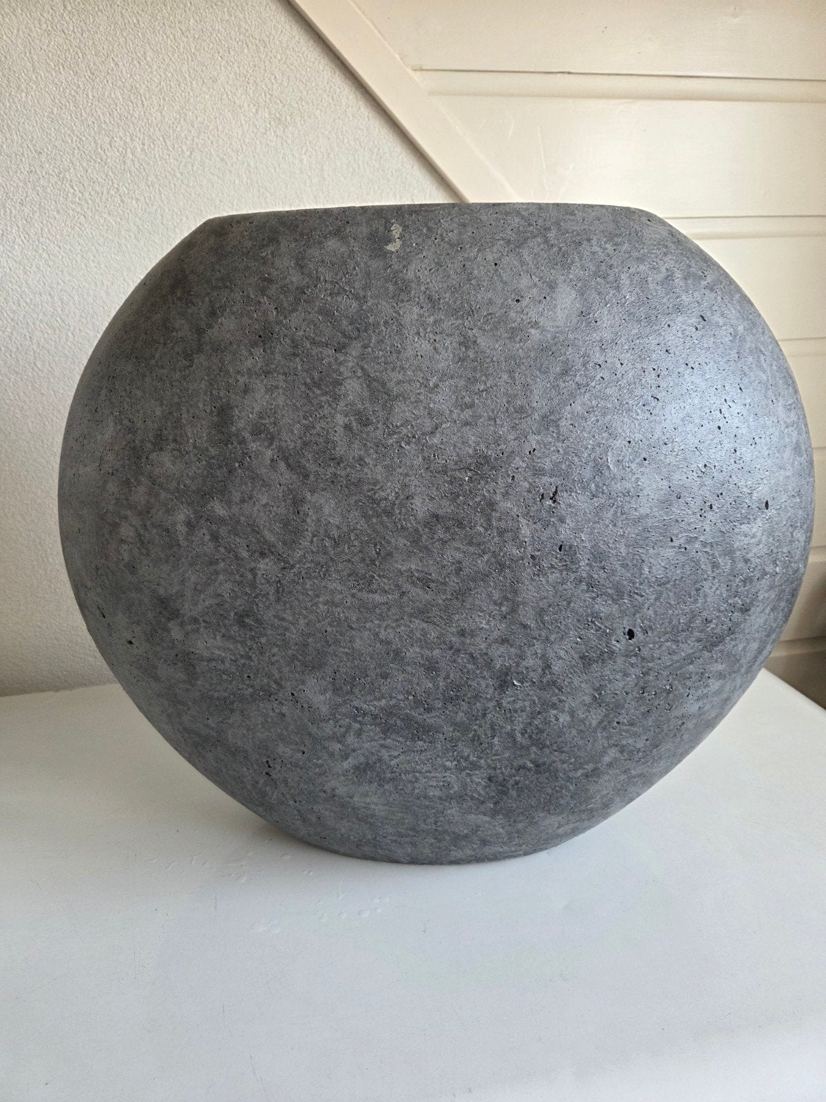 Grote grijze vaas/pot van steen/keramiek, 40 cm hoog, Ophalen, Gebruikt, Geschikt voor buiten, Grijs