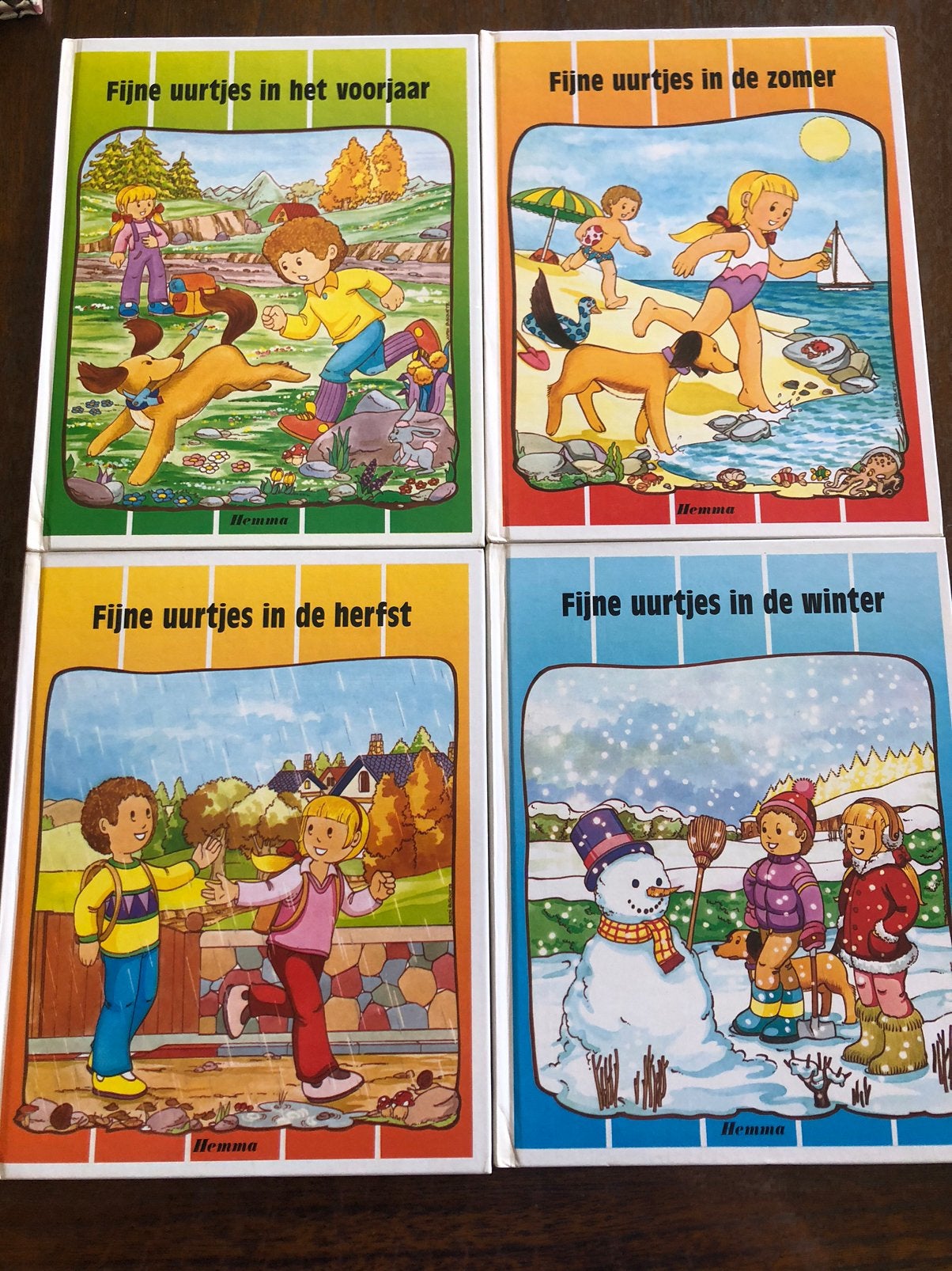 Fijne uurtjes door het jaar heen, Ophalen of Verzenden