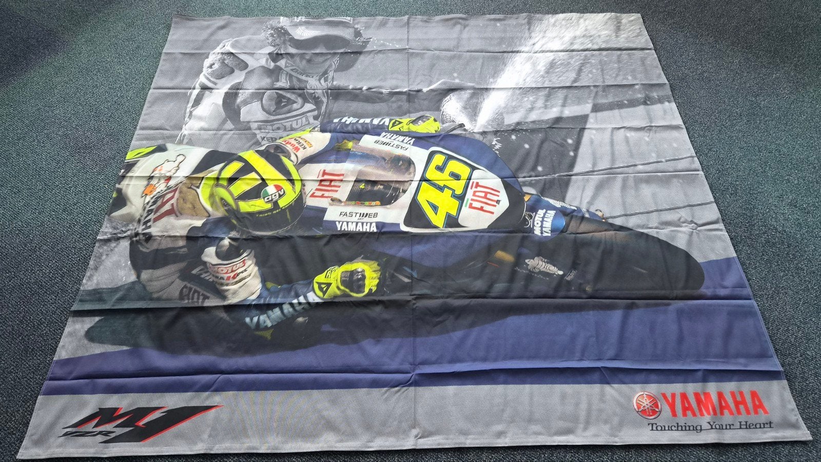 Valentino Rossi Yamaha MotoGP doek, Ophalen of Verzenden