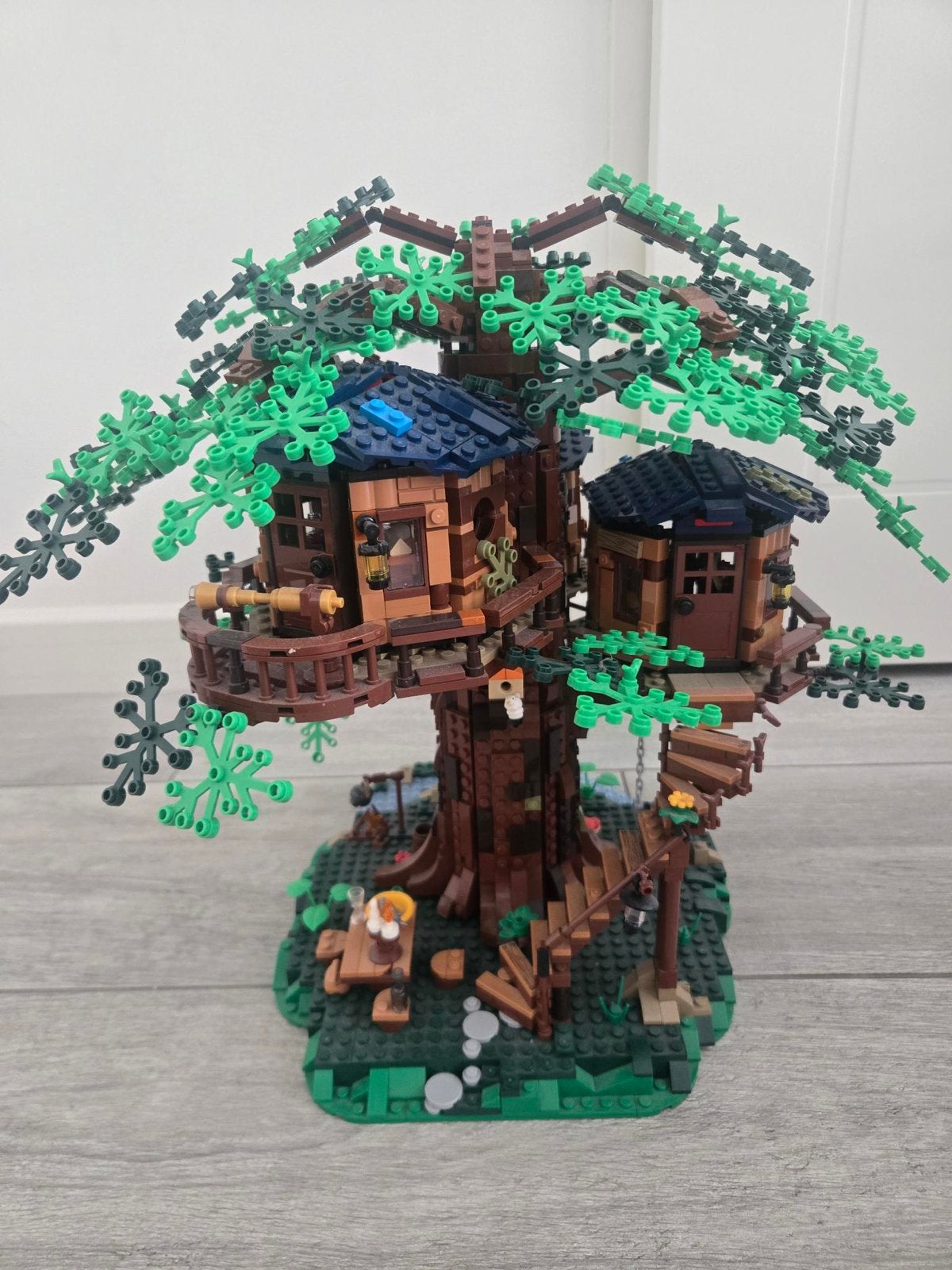 Lego Ideas 21318 Boomhut - Complete set met doos en instruct, Lego, Ophalen of Verzenden, Compleet, Complete set