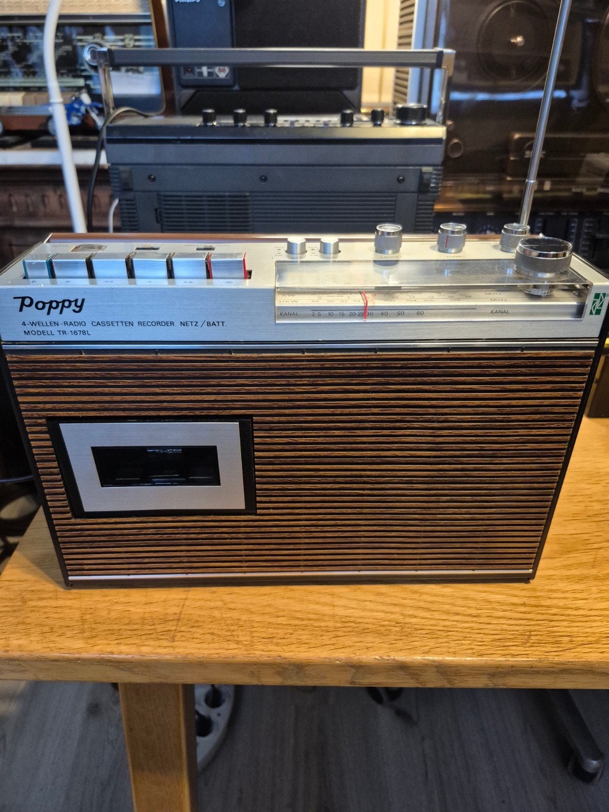 Radio cassette speler Poppy, Ophalen