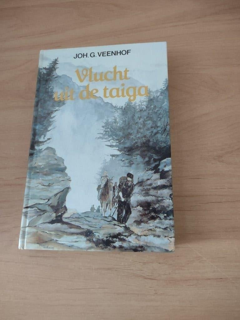 Vlucht uit de taiga- Joh G Veenhof, Ophalen of Verzenden, Tweede Wereldoorlog, Gelezen, Luchtmacht