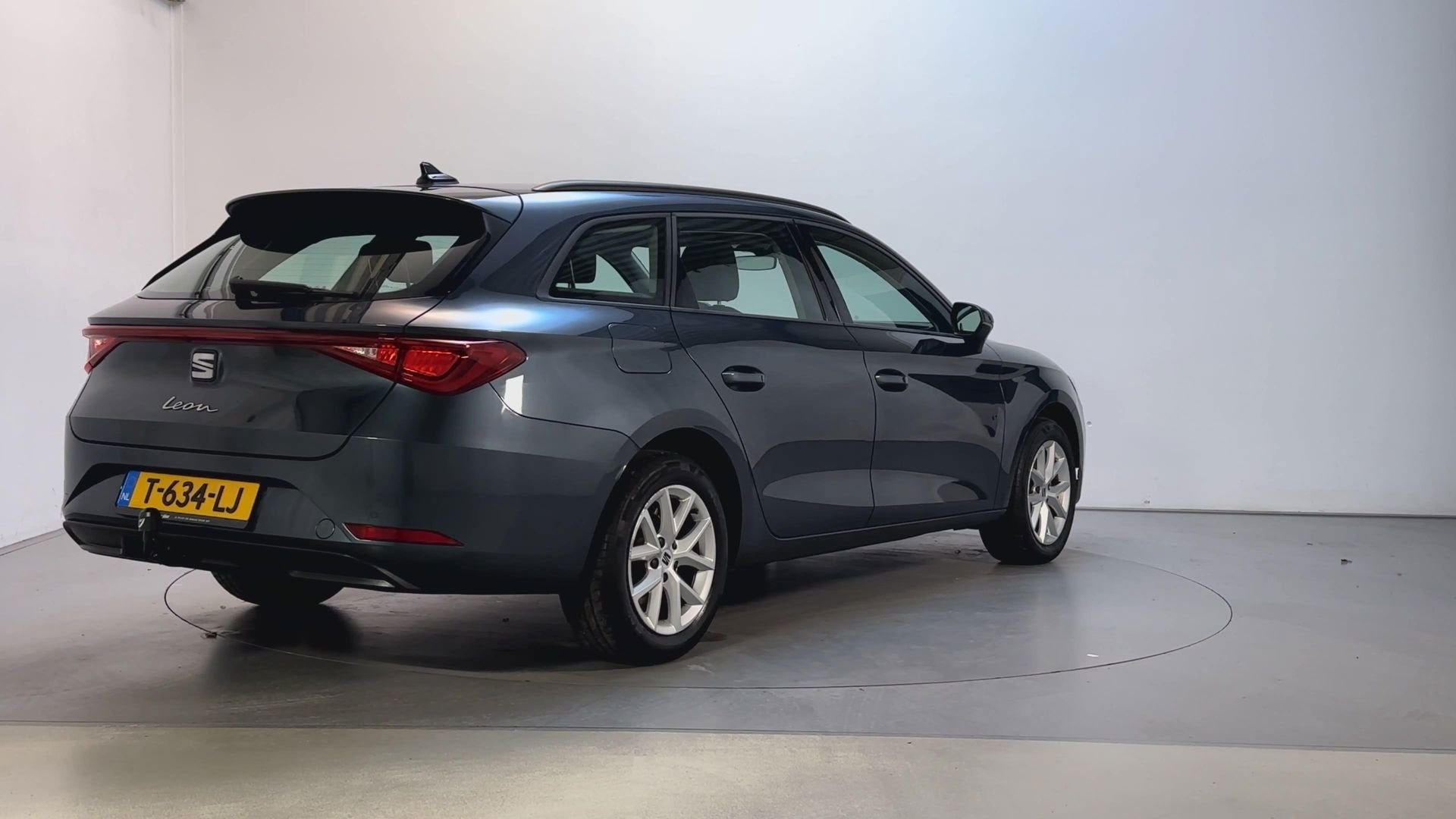 Seat Leon Sportstourer 1.0 TSI 110pk Style App-Connect Parke, Auto's, Dealer onderhouden, Stof, Gebruikt, Met garantie (alle)