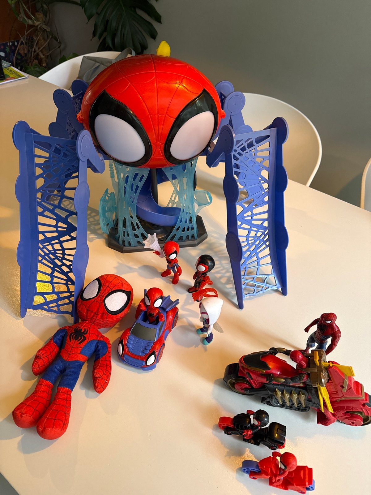 Grote Spiderman / Spidey speelset met figuren en voertuigen, Ophalen, Zo goed als nieuw, Jongen of Meisje