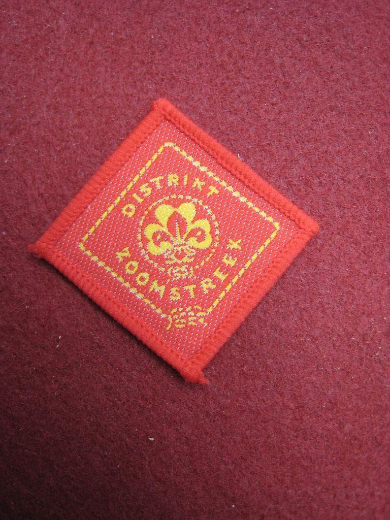 Scouting district Zoomstreek Z 5 . 2, Verzamelen, Scouting, Verzenden, Zo goed als nieuw, Embleem, Speld of Insigne